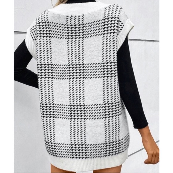 Cozy Plaid Print V Neck Long Vest - Picture 2 of 5